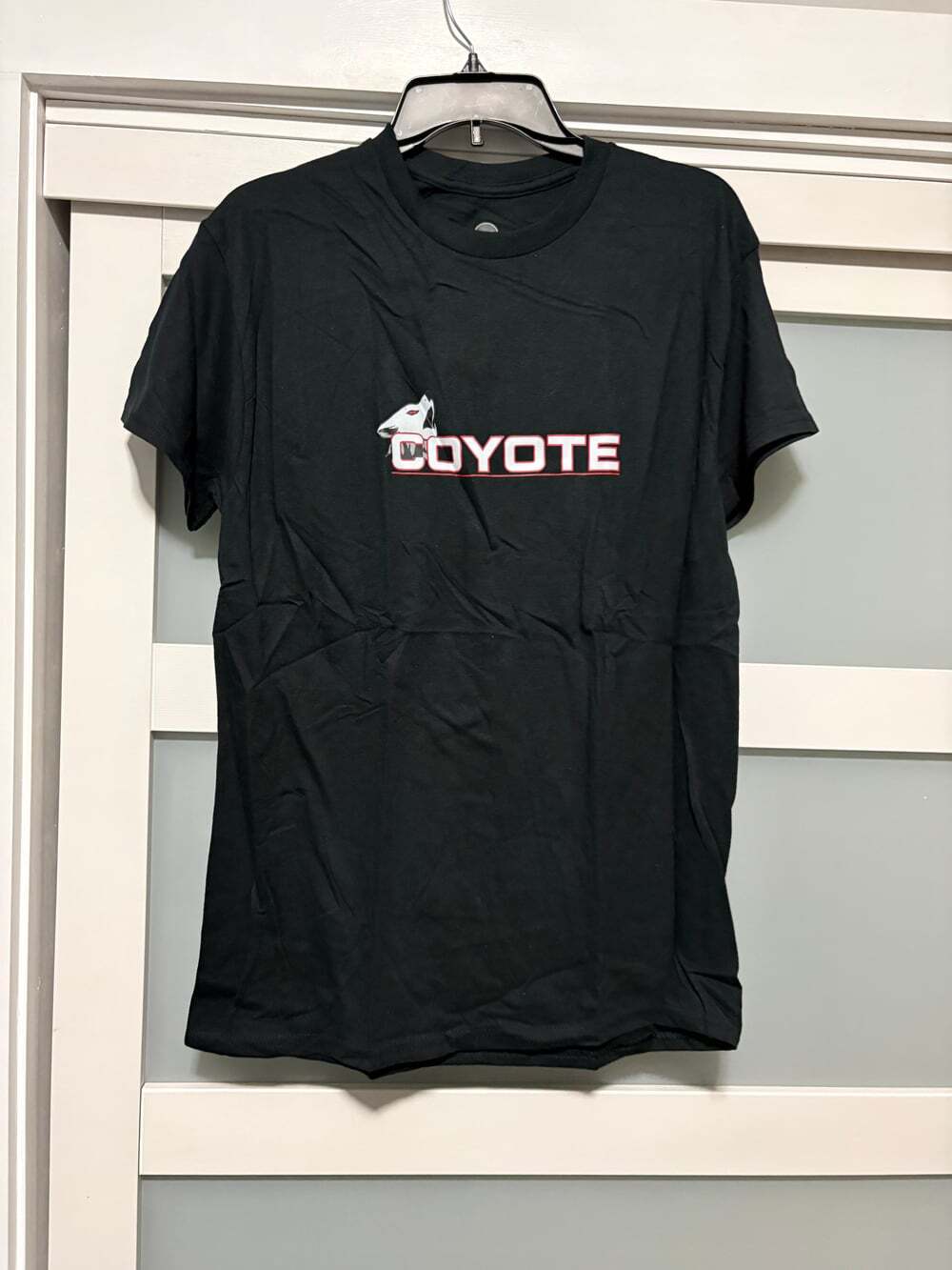 Mad T-shirt Coyote  S550 Print  Black sz Med M NEW S/S Car tee